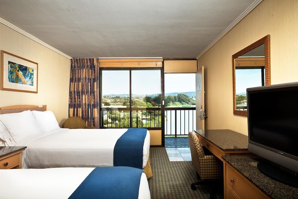 Holiday Express At Monterey Bay By Ihg Seaside